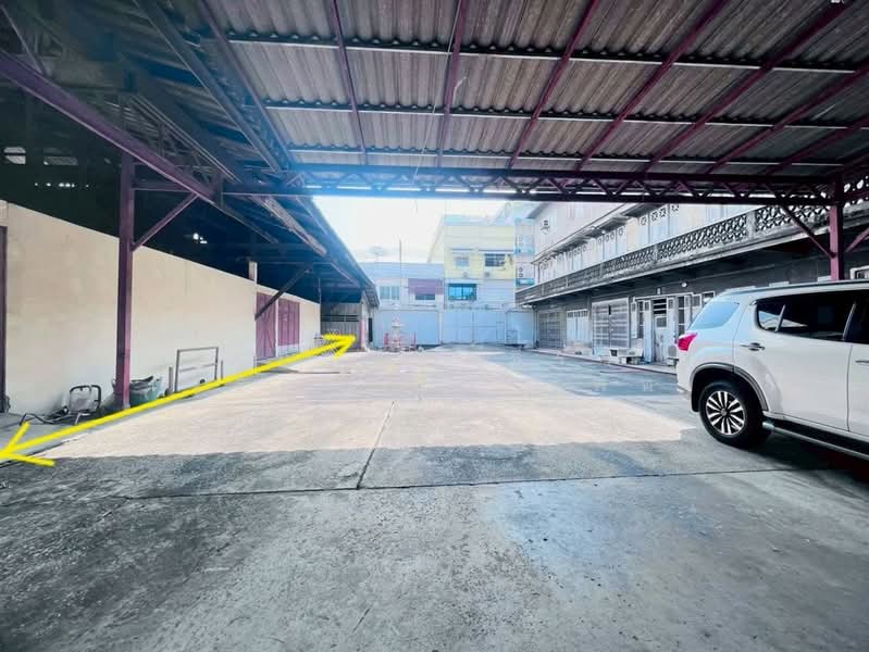 ขาย - ที่ดิน + สิ่งปลูกสร้าง 1 ชั้น 200 ตร.ว. ตรอกโรงเลี้ยงเด็ก ใกล้โรงแรมปรินซ์พาเลซ กรุงเทพ, กรุงเทพ