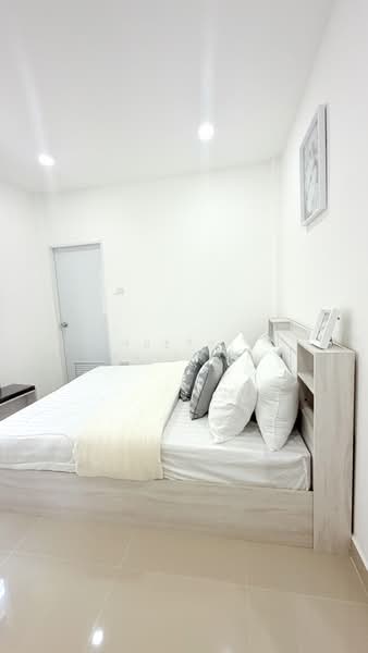 ซอยเนินพลับหวาน เมืองพัทยา อำเภอบางละมุง จังหวัดชลบุรี, Chon Buri (Pattaya), Nong Pru, Bang Lamung (Pattaya), Chon Buri (Pattaya), 2 Bedrooms, 100 sqm, Single Detached House For Sale, by Nattipha Thanyawat, 500248352 - DDproperty.com