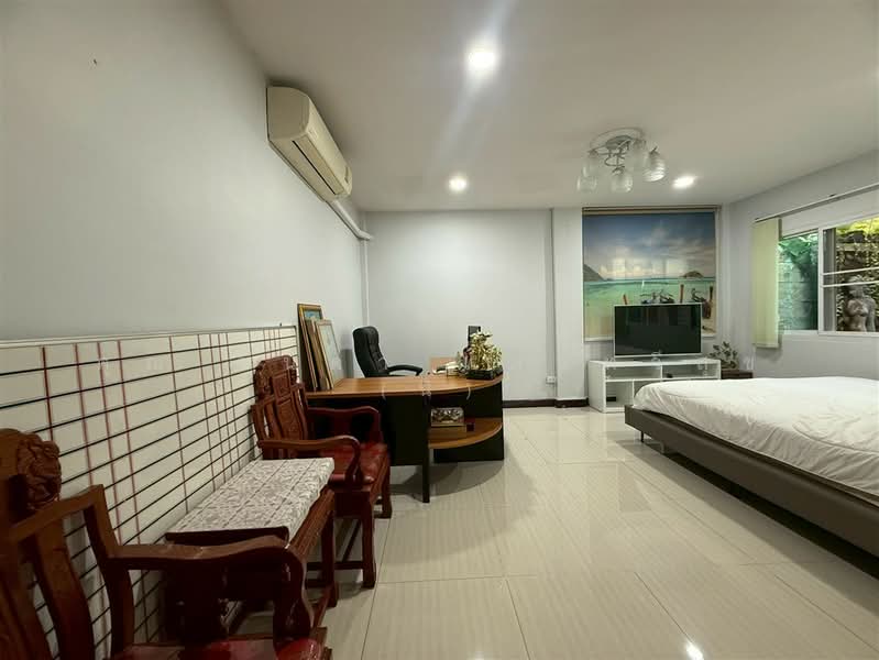 บ้านรัชดา 2 ลาดพร้าว 80 ( Baan Ratchada 2 Ladprao 80 ), Bangkok, ถนนลาดพร้าว, Wang Thonglang, Wang Thonglang, Bangkok, 4 Bedrooms, 300 sqm, Single Detached House For Sale, by คุณ วนิดา แสนทวีสุข (นิ), 500248380 - DDproperty.com