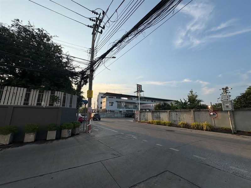 เดอะ ลอฟท์ บาย ไอ-เซน (The Loft by I-ZEN) นาคนิวาส48 แยก14, Bangkok, ถนนลาดพร้าว, Lat Phrao, Lat Phrao, Bangkok, 4 Bedrooms, 200 sqm, Townhouse For Sale, by คุณ รตนพร ตะโส (มาย), 500248402 - DDproperty.com