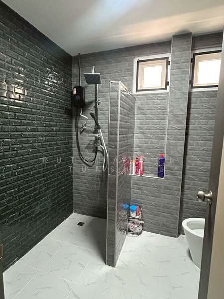 บ้านสวยในโครงการ ให้เช่า – ใกล้มีโชคพลาซ่า เพียง 5 นาที ค่าเช่า 30,000 บาท / เดือน No.5H648, Chiang Mai, San Sai Noi, San Sai, Chiang Mai, 3 Bedrooms, 150 sqm, Single Detached House For Rent, by Rutchaporn Tunsiri, 500248428 - DDproperty.com