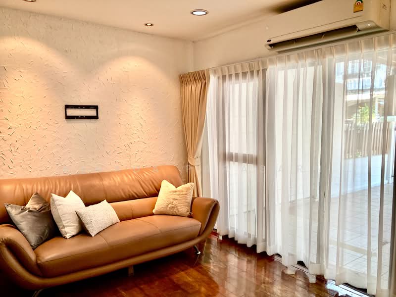 House on Soi Udomsuk 51, Bangkok, Bang Chak, Phra Khanong, Bangkok, 2 Bedrooms, 134 sqm, Townhouse For Rent, by Airada Parasarn, 500248437 - DDproperty.com