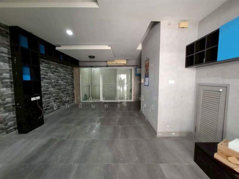 For Sale - ทาวน์โฮม 2 ชั้น 17.7 ตร.ว. หมู่บ้านวิลล่า เจ้าพระยา, Pathum Thani