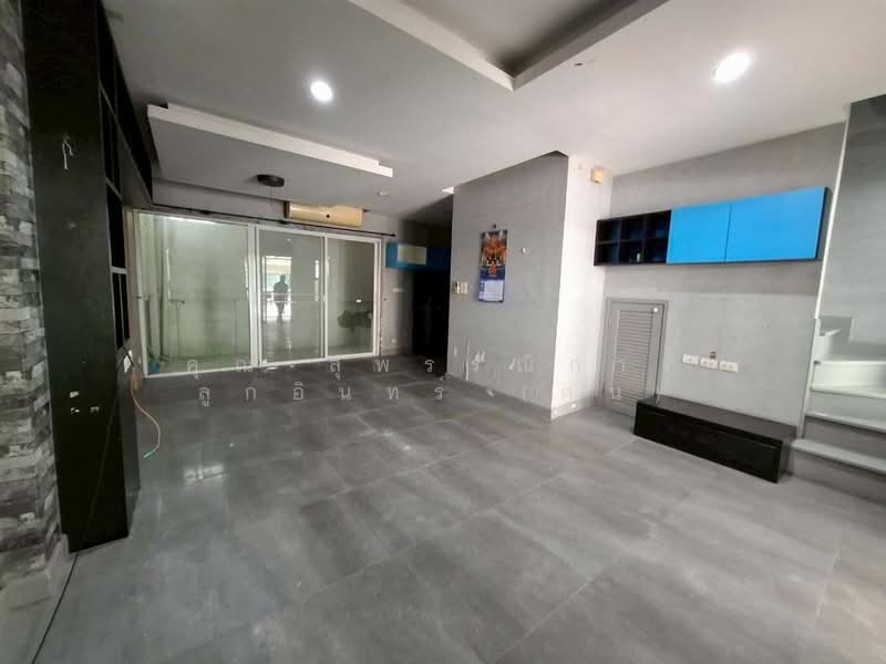 For Sale - ทาวน์โฮม 2 ชั้น 17.7 ตร.ว. หมู่บ้านวิลล่า เจ้าพระยา, Pathum Thani