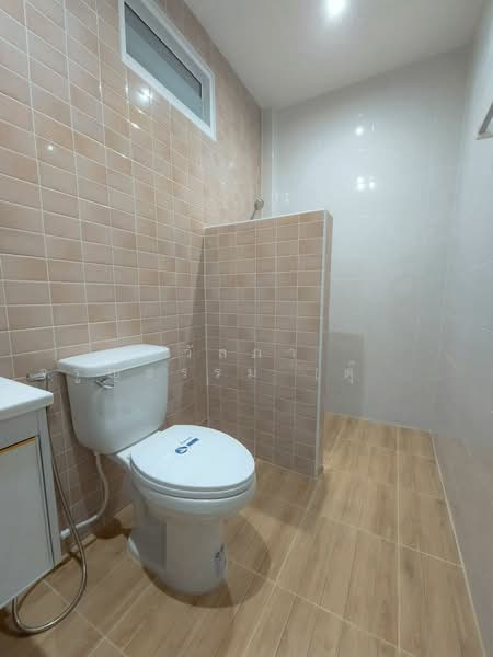 ณรงค์สุขนิเวศน์, Nonthaburi, เลี่ยงเมืองนนท์ – เรวดี, Talat Kwan, Muang Nonthaburi, Nonthaburi, 5 Bedrooms, 125 sqm, Townhouse For Sale, by Wanlapa Charoonthum, 500248452 - DDproperty.com