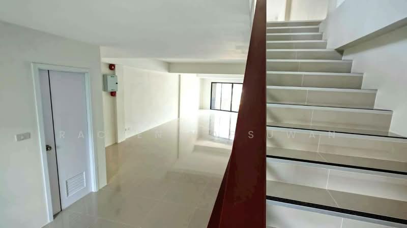 ขาย ทาวน์โฮม 3 ชั้น ใจกลางเมืองหาดใหญ่ เนื้อที่ 26.3 ตร.วา เหมาะทำ home Office, คาเฟ่ ขาย 12.9 ล., สงขลา, ราษฎร์ยินดี, หาดใหญ่, หาดใหญ่, สงขลา, 243 ตร.ม., ทาวน์เฮ้าส์ ขาย, โดย Rachen Nopsuwan, 500248462 - DDproperty.com