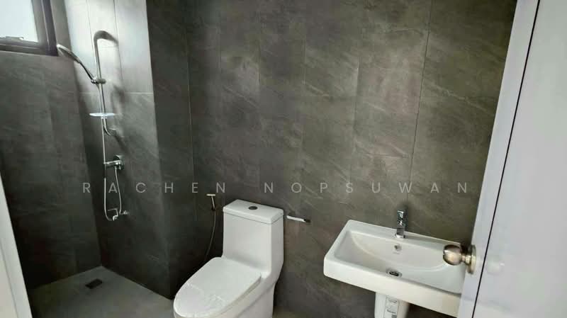 ขาย ทาวน์โฮม 3 ชั้น ใจกลางเมืองหาดใหญ่ เนื้อที่ 26.3 ตร.วา เหมาะทำ home Office, คาเฟ่ ขาย 12.9 ล., สงขลา, ราษฎร์ยินดี, หาดใหญ่, หาดใหญ่, สงขลา, 243 ตร.ม., ทาวน์เฮ้าส์ ขาย, โดย Rachen Nopsuwan, 500248462 - DDproperty.com