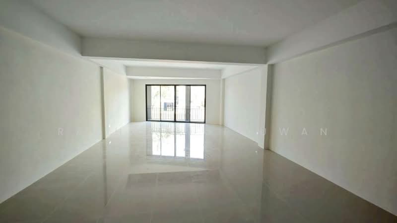 ขาย อาคารพาณิชย์ 3 ชั้น ใจกลางเมืองหาดใหญ่ เนื้อที่ 26.3 ตร.วา เหมาะทำ home Office, คาเฟ่ ขาย 12.9 ล, สงขลา, ราษฎร์ยินดี, หาดใหญ่, สงขลา, 243 ตร.ม., ทาวน์เฮ้าส์ ขาย, โดย Rachen Nopsuwan, 500248462 - DDproperty.com