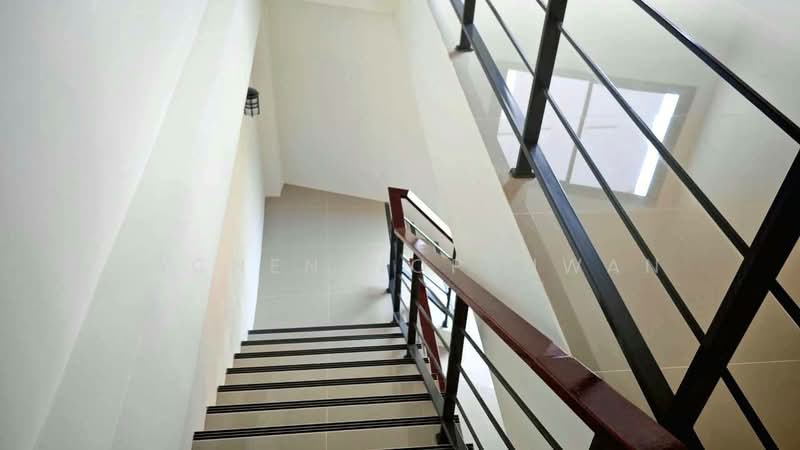 ขาย อาคารพาณิชย์ 3 ชั้น ใจกลางเมืองหาดใหญ่ เนื้อที่ 26.3 ตร.วา เหมาะทำ home Office, คาเฟ่ ขาย 12.9 ล, สงขลา, ราษฎร์ยินดี, หาดใหญ่, สงขลา, 243 ตร.ม., ทาวน์เฮ้าส์ ขาย, โดย Rachen Nopsuwan, 500248462 - DDproperty.com