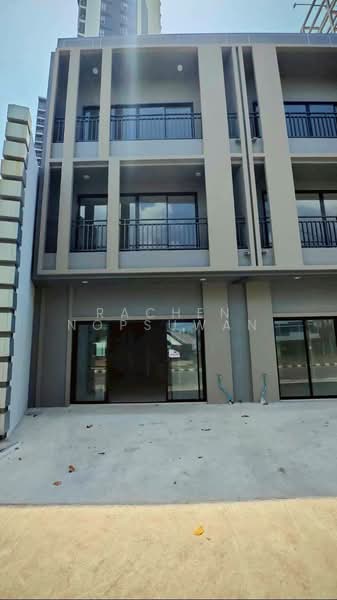 Three-story townhome for sale in the heart of Hat Yai city. 26.3 square wa (approx. 86.2 sq m), Songkhla, ราษฎร์ยินดี, Hat-Yai, Hat Yai, Songkhla, 3 Bedrooms, 243 sqm, Townhouse For Sale, by Rachen Nopsuwan, 500248462 - DDproperty.com