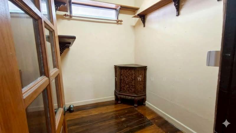 ขายบ้านเดี่ยว 2 ชั้น โครงสร้างแข็งแรง ชั้นบนไม้สักทั้งหลัง เนื้อที่ 75 ตารางวา ทำเลดี ใกล้ตัวเมืองพิ, พิษณุโลก, ในเมือง, เมืองพิษณุโลก, พิษณุโลก, 600 ตร.ม., บ้านเดี่ยว ขาย, โดย ชญาพิชชา พันธกิจ, 500248472 - DDproperty.com