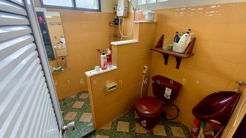 ขายบ้านเดี่ยว 2 ชั้น โครงสร้างแข็งแรง ชั้นบนไม้สักทั้งหลัง เนื้อที่ 75 ตารางวา ทำเลดี ใกล้ตัวเมืองพิ, พิษณุโลก, ในเมือง, เมืองพิษณุโลก, พิษณุโลก, 600 ตร.ม., บ้านเดี่ยว ขาย, โดย ชญาพิชชา พันธกิจ, 500248472 - DDproperty.com