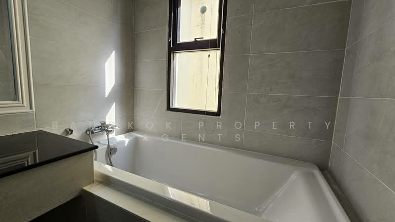 G.P. Grande Tower, Bangkok, 55 Sukhumvit 23, Khlongtoei Nua, Watthana, Bangkok, 4 Bedrooms, 360 sqm, Condo For Rent, by BANGKOK PROPERTY AGENTS, 500248487 - DDproperty.com