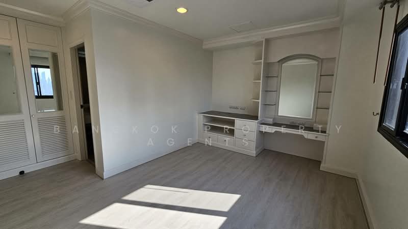 G.P. Grande Tower, Bangkok, 55 Sukhumvit 23, Khlongtoei Nua, Watthana, Bangkok, 4 Bedrooms, 360 sqm, Condo For Rent, by BANGKOK PROPERTY AGENTS, 500248487 - DDproperty.com