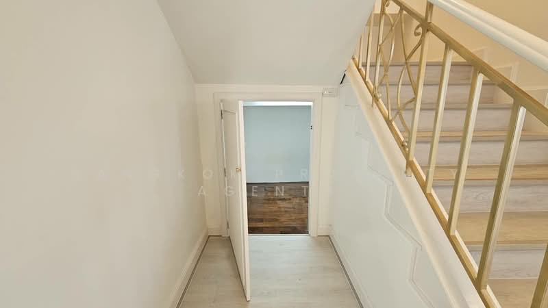 G.P. Grande Tower, Bangkok, 55 Sukhumvit 23, Khlongtoei Nua, Watthana, Bangkok, 4 Bedrooms, 360 sqm, Condo For Rent, by BANGKOK PROPERTY AGENTS, 500248487 - DDproperty.com