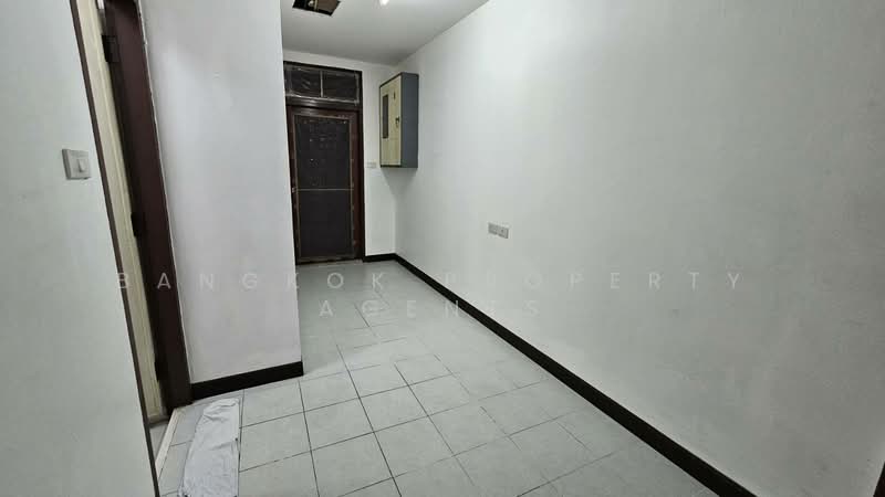 Govind Tower, Bangkok, Soi Sukhumvit 19, Khlongtoei Nua, Watthana, Bangkok, 3 Bedrooms, 360 sqm, Condo For Rent, by BANGKOK PROPERTY AGENTS, 500248491 - DDproperty.com