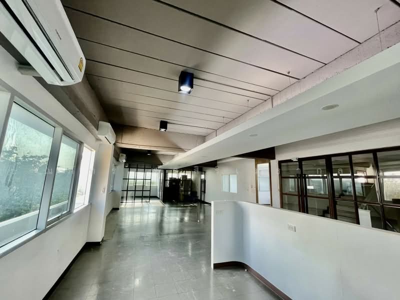 ให้เช่าอาคารพาณิชย์ (ชั้น 3) พร้อมที่จอดรถ พื้นที่ 240 ตรม. ลาดพร้าว กรุงเทพฯ [TO5-040426], Bangkok, ถนนนาคนิวาส, Lat Phrao, Lat Phrao, Bangkok, , 240 sqm, Shophouse For Rent, by ณภัทร พรสิริเมธากุล, 500248507 - DDproperty.com