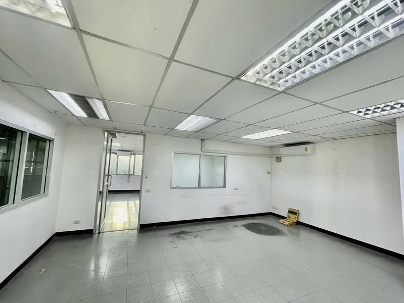 ให้เช่าอาคารพาณิชย์ (ชั้น 3) พร้อมที่จอดรถ พื้นที่ 240 ตรม. ลาดพร้าว กรุงเทพฯ [TO5-040426], กรุงเทพ, ถนนนาคนิวาส, ลาดพร้าว, ลาดพร้าว, กรุงเทพ, 240 ตร.ม., ตึกแถว-อาคารพาณิชย์ ให้เช่า, โดย ณภัทร พรสิริเมธากุล, 500248507 - DDproperty.com