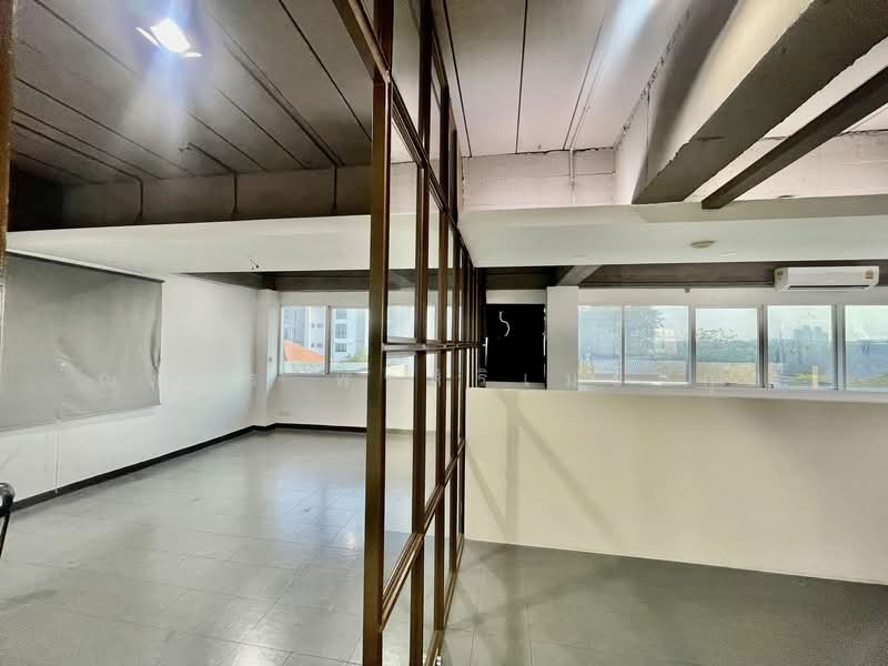 ให้เช่าอาคารพาณิชย์ (ชั้น 3) พร้อมที่จอดรถ พื้นที่ 240 ตรม. ลาดพร้าว กรุงเทพฯ [TO5-040426], กรุงเทพ, ถนนนาคนิวาส, ลาดพร้าว, ลาดพร้าว, กรุงเทพ, 240 ตร.ม., ตึกแถว-อาคารพาณิชย์ ให้เช่า, โดย ณภัทร พรสิริเมธากุล, 500248507 - DDproperty.com