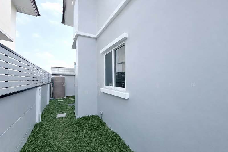 Baan Varapirom Lumlukka-Klong 3, Pathum Thani, Lat Sawai, Lam Luk Ka, Pathum Thani, 3 Bedrooms, 140 sqm, Semi-Detached House (Twin House) For Sale, by ภัทรนัน อิศรางกูร ณ อยุธยา, 500248546 - DDproperty.com