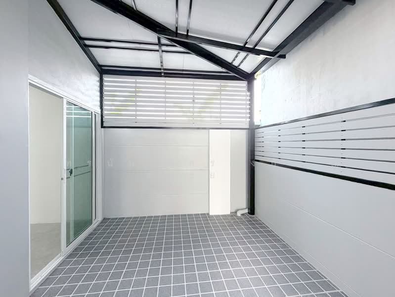 Baan Varapirom Lumlukka-Klong 3, Pathum Thani, Lat Sawai, Lam Luk Ka, Pathum Thani, 3 Bedrooms, 140 sqm, Semi-Detached House (Twin House) For Sale, by ภัทรนัน อิศรางกูร ณ อยุธยา, 500248546 - DDproperty.com