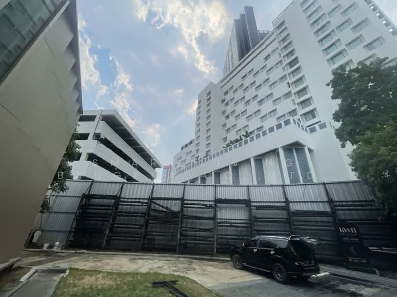 สาธร สแควร์ (Sathorn Square), กรุงเทพ, 108 N Sathon Rd., สีลม, บางรัก, กรุงเทพ, 1,200 ตร.ม., ตึกแถว-อาคารพาณิชย์ ให้เช่า, โดย Smart Living Bangkok Co.,Ltd., 500248549 - DDproperty.com