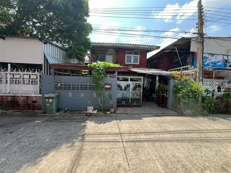 For Sale - ทาวน์เฮ้าส์ 2 ชั้น 30 ตร.ว. ทาวน์เฮ้าส์ ซอยเฉลิมพระเกียรติ ร.9 ซอย28 ถนนเฉลิมพระเกียรติ ร.9, Bangkok