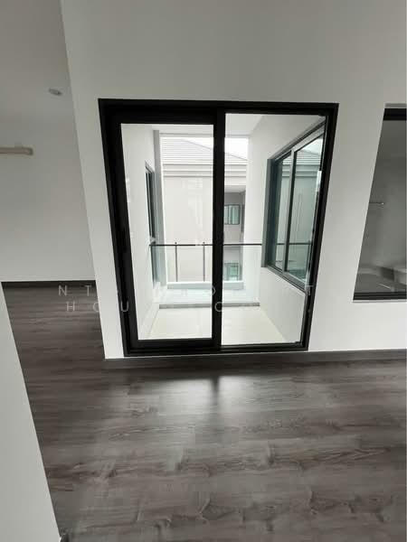 Baan Klang Muang Classe Ratchayothin, Bangkok, Chatuchak, Chatuchak, Bangkok, 3 Bedrooms, 300 sqm, Townhouse For Rent, by NTG Property House Co.,Ltd., 500248563 - DDproperty.com