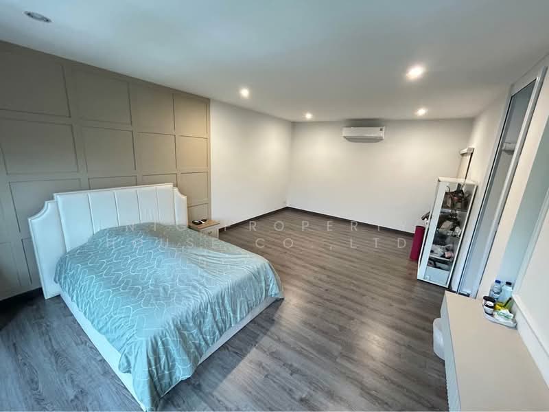 Baan Klang Muang Classe Ratchayothin, Bangkok, Chatuchak, Chatuchak, Bangkok, 3 Bedrooms, 300 sqm, Townhouse For Rent, by NTG Property House Co.,Ltd., 500248563 - DDproperty.com