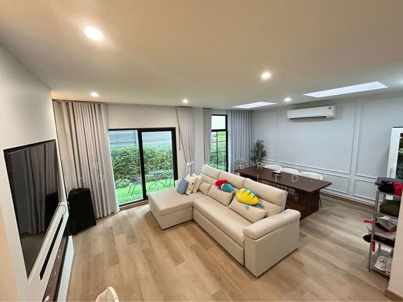 Baan Klang Muang Classe Ratchayothin : บ้านกลางเมือง คลาสเซ่ รัชโยธิน, กรุงเทพ, จตุจักร, จตุจักร, กรุงเทพ, 300 ตร.ม., ทาวน์เฮ้าส์ ให้เช่า, โดย NTG Property House Co.,Ltd., 500248563 - DDproperty.com