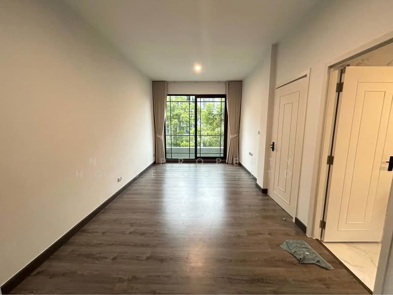 Baan Klang Muang Classe Ratchayothin, Bangkok, Chatuchak, Chatuchak, Bangkok, 3 Bedrooms, 300 sqm, Townhouse For Rent, by NTG Property House Co.,Ltd., 500248563 - DDproperty.com