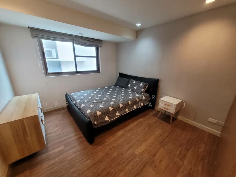 Royal Castle Sukhumvit, Bangkok, 30 Soi Sukhumvit 39, Khlongtoei Nua, Watthana, Bangkok, 3 Bedrooms, 165 sqm, Condo For Rent, by Juthabhorn Uppachit (Amy), 500248574 - DDproperty.com