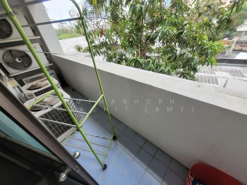 Royal Castle Sukhumvit, Bangkok, 30 Soi Sukhumvit 39, Khlongtoei Nua, Watthana, Bangkok, 3 Bedrooms, 165 sqm, Condo For Rent, by Juthabhorn Uppachit (Amy), 500248574 - DDproperty.com