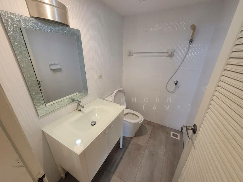 Royal Castle Sukhumvit, Bangkok, 30 Soi Sukhumvit 39, Khlongtoei Nua, Watthana, Bangkok, 3 Bedrooms, 165 sqm, Condo For Rent, by Juthabhorn Uppachit (Amy), 500248574 - DDproperty.com