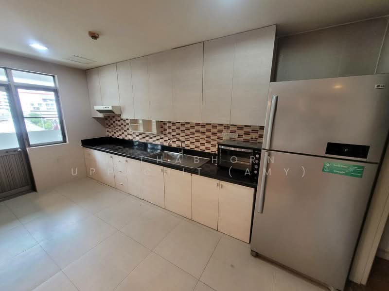 Royal Castle Sukhumvit, Bangkok, 30 Soi Sukhumvit 39, Khlongtoei Nua, Watthana, Bangkok, 3 Bedrooms, 165 sqm, Condo For Rent, by Juthabhorn Uppachit (Amy), 500248574 - DDproperty.com