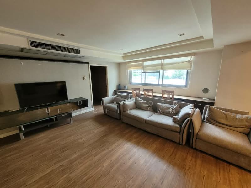 Royal Castle Sukhumvit, Bangkok, 30 Soi Sukhumvit 39, Khlongtoei Nua, Watthana, Bangkok, 3 Bedrooms, 165 sqm, Condo For Rent, by Juthabhorn Uppachit (Amy), 500248574 - DDproperty.com