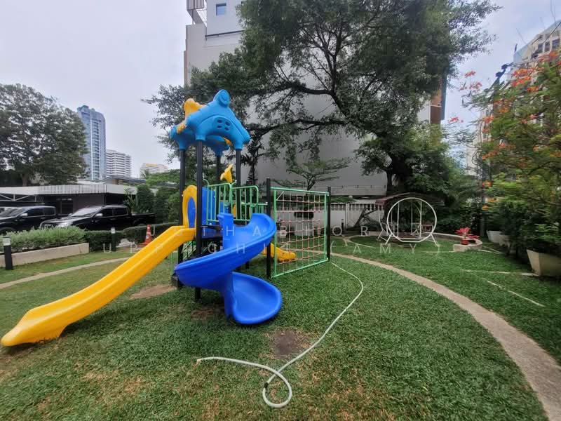 Royal Castle Sukhumvit, Bangkok, 30 Soi Sukhumvit 39, Khlongtoei Nua, Watthana, Bangkok, 3 Bedrooms, 165 sqm, Condo For Rent, by Juthabhorn Uppachit (Amy), 500248574 - DDproperty.com