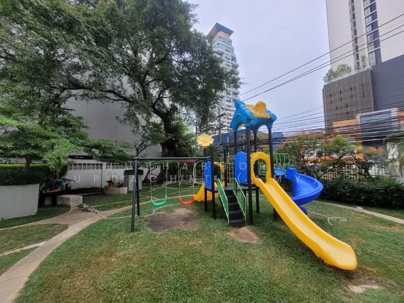 Royal Castle Sukhumvit, Bangkok, 30 Soi Sukhumvit 39, Khlongtoei Nua, Watthana, Bangkok, 3 Bedrooms, 165 sqm, Condo For Rent, by Juthabhorn Uppachit (Amy), 500248574 - DDproperty.com