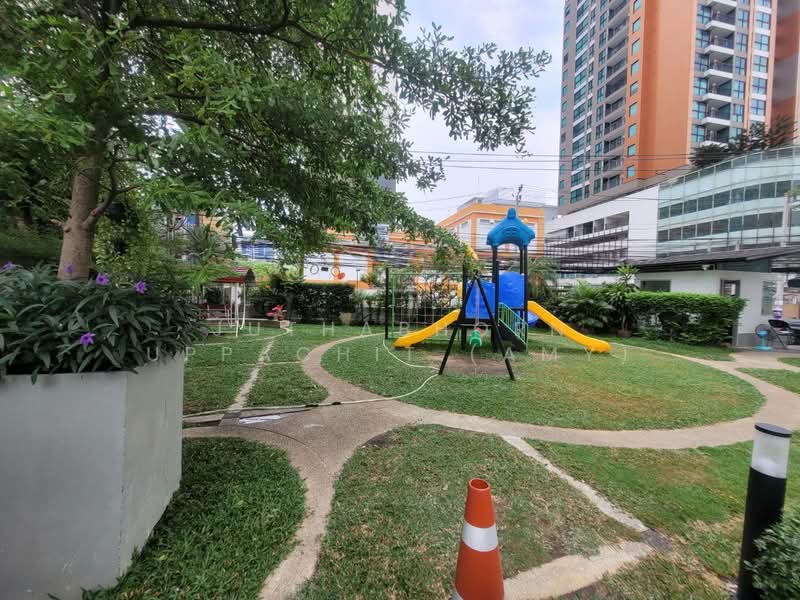 Royal Castle Sukhumvit : รอยัล คาสเซอร์ สุขุมวิท, กรุงเทพ, 30 ซอยสุขุมวิท 39, คลองเตยเหนือ, วัฒนา, กรุงเทพ, 165 ตร.ม., คอนโด ให้เช่า, โดย Juthabhorn Uppachit (Amy), 500248574 - DDproperty.com