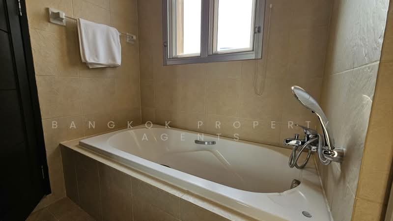 Grand Mercure Bangkok Asoke Residence, Bangkok, 50 5 Soi Sukhumvit 19, Khlong Tan Nua, Watthana, Bangkok, 3 Bedrooms, 220 sqm, Condo For Rent, by BANGKOK PROPERTY AGENTS, 500248593 - DDproperty.com