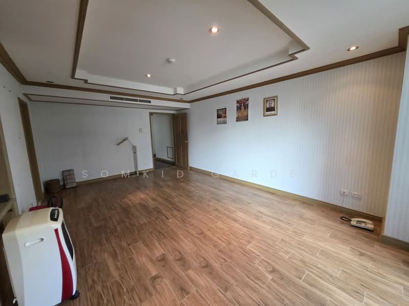 Somkid Gardens, Bangkok, Ploenchit, Lumphini, Pathum Wan, Bangkok, 3 Bedrooms, 211 sqm, Condo For Sale, by somkid garden, 500248594 - DDproperty.com