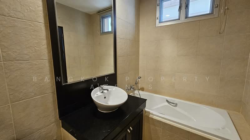 Grand Mercure Bangkok Asoke Residence, Bangkok, 50 5 Soi Sukhumvit 19, Khlong Tan Nua, Watthana, Bangkok, 3 Bedrooms, 221 sqm, Condo For Rent, by BANGKOK PROPERTY AGENTS, 500248596 - DDproperty.com