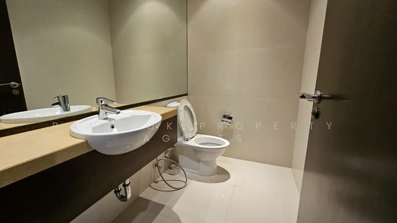 Royal Residence Park, Bangkok, 99 Royal Resident Park Lumphini, Lumphini, Pathum Wan, Bangkok, 3 Bedrooms, 220 sqm, Condo For Rent, by BANGKOK PROPERTY AGENTS, 500248603 - DDproperty.com