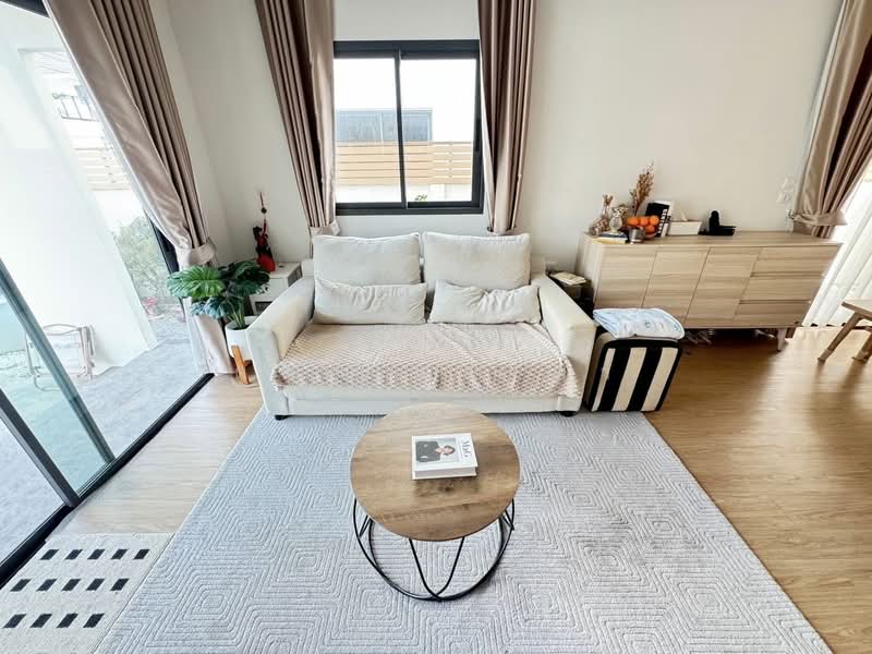 ให้เช่าบ้านแฝด ม.มณีรินทร์มิดทาวน์ บางพระ ศรีราชา, Chon Buri (Pattaya), Bang Phra, Si Racha, Chon Buri (Pattaya), 3 Bedrooms, 150 sqm, Semi-Detached House (Twin House) For Rent, by Dusit Saengfa, 500248608 - DDproperty.com