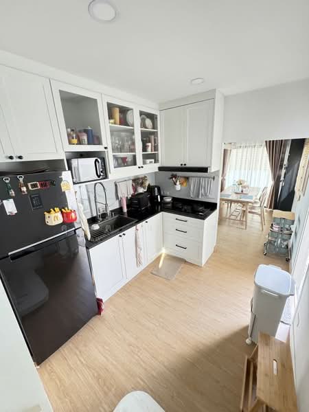 ให้เช่าบ้านแฝด ม.มณีรินทร์มิดทาวน์ บางพระ ศรีราชา, Chon Buri (Pattaya), Bang Phra, Si Racha, Chon Buri (Pattaya), 3 Bedrooms, 150 sqm, Semi-Detached House (Twin House) For Rent, by Dusit Saengfa, 500248608 - DDproperty.com