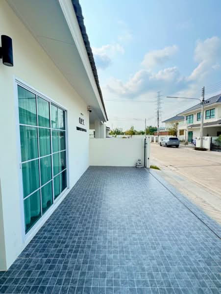 ให้เช่าบ้านแฝด ม.มณีรินทร์มิดทาวน์ บางพระ ศรีราชา, Chon Buri (Pattaya), Bang Phra, Si Racha, Chon Buri (Pattaya), 3 Bedrooms, 150 sqm, Semi-Detached House (Twin House) For Rent, by Dusit Saengfa, 500248608 - DDproperty.com