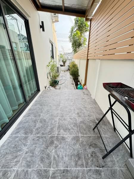 ให้เช่าบ้านแฝด ม.มณีรินทร์มิดทาวน์ บางพระ ศรีราชา, Chon Buri (Pattaya), Bang Phra, Si Racha, Chon Buri (Pattaya), 3 Bedrooms, 150 sqm, Semi-Detached House (Twin House) For Rent, by Dusit Saengfa, 500248608 - DDproperty.com