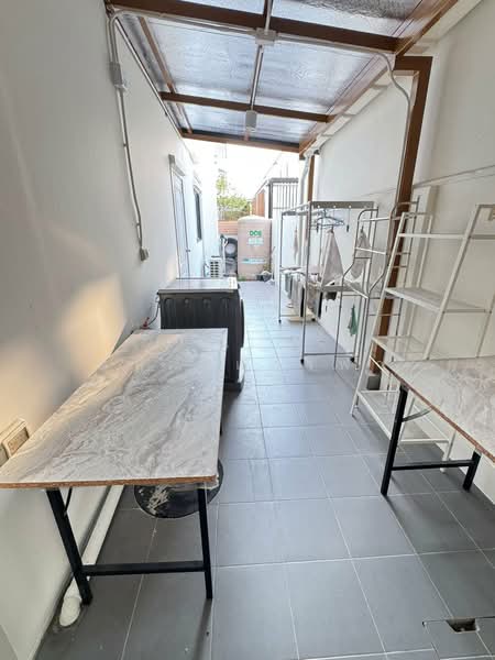 ให้เช่าบ้านแฝด ม.มณีรินทร์มิดทาวน์ บางพระ ศรีราชา, Chon Buri (Pattaya), Bang Phra, Si Racha, Chon Buri (Pattaya), 3 Bedrooms, 150 sqm, Semi-Detached House (Twin House) For Rent, by Dusit Saengfa, 500248608 - DDproperty.com