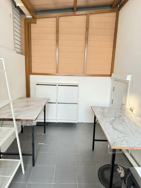 ให้เช่าบ้านแฝด ม.มณีรินทร์มิดทาวน์ บางพระ ศรีราชา, Chon Buri (Pattaya), Bang Phra, Si Racha, Chon Buri (Pattaya), 3 Bedrooms, 150 sqm, Semi-Detached House (Twin House) For Rent, by Dusit Saengfa, 500248608 - DDproperty.com