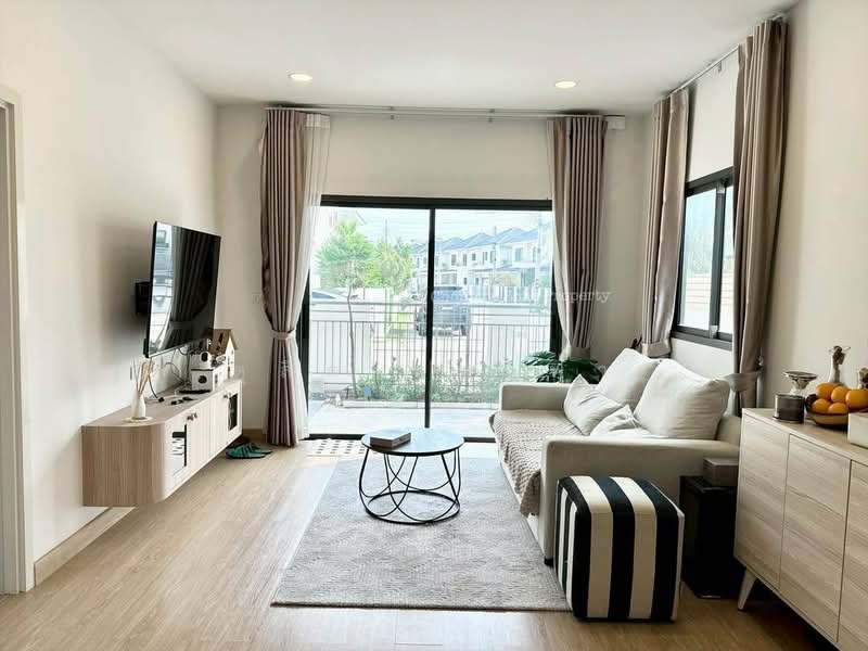 ให้เช่าบ้านแฝด ม.มณีรินทร์มิดทาวน์ บางพระ ศรีราชา, Chon Buri (Pattaya), Bang Phra, Si Racha, Chon Buri (Pattaya), 3 Bedrooms, 150 sqm, Semi-Detached House (Twin House) For Rent, by Dusit Saengfa, 500248608 - DDproperty.com